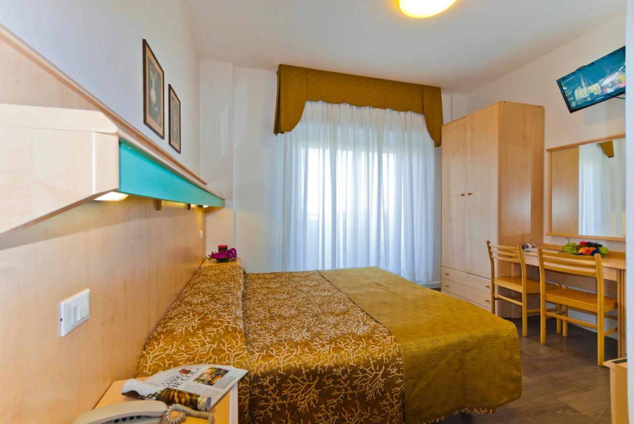 Double or Twin Room,12883371:JPEG